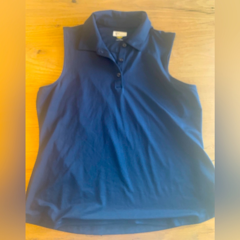 GU Play Sleeveless 1/4‎ Button Down Sport Shirt Navy Blue Women’s Large Preloved